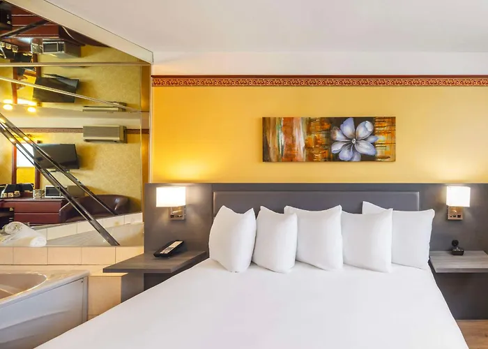 Les Suites De Laviolette, An Ascend Collection