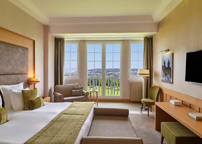 Hôtel Barrière L'Hôtel du Golf Saint-Arnoult 