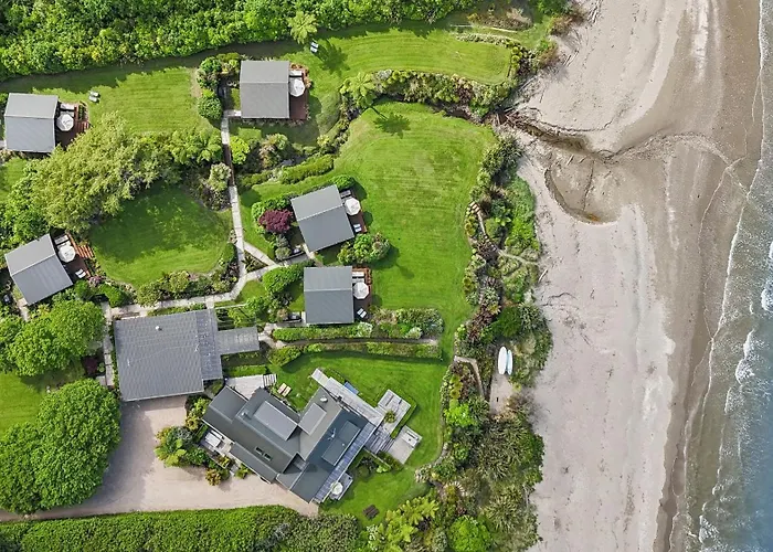 Adrift In Golden Bay- Absolute Beachfront Villas (Adults Only)
