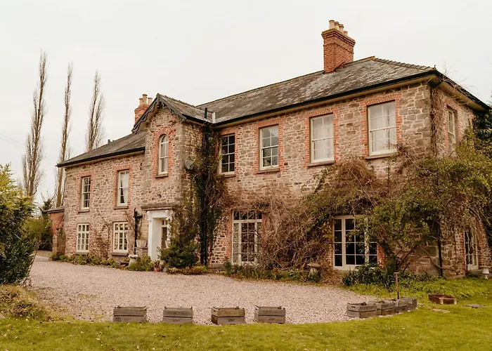 Lyde Court Country House