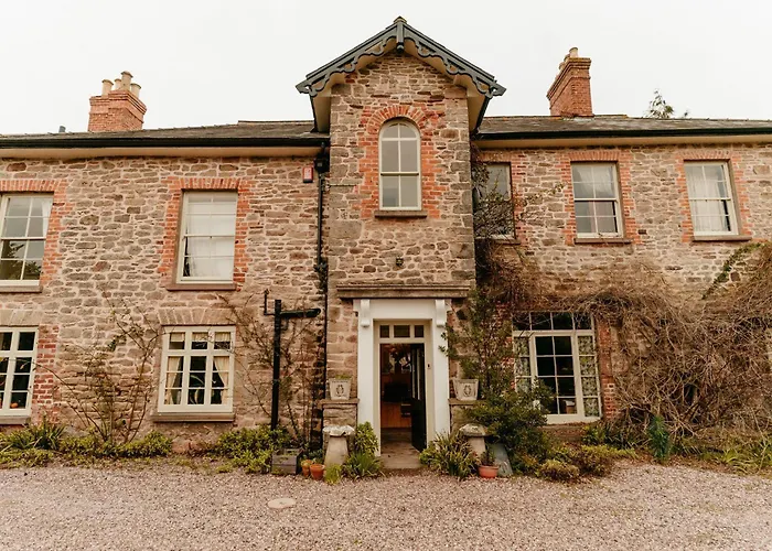 Lyde Court Country House