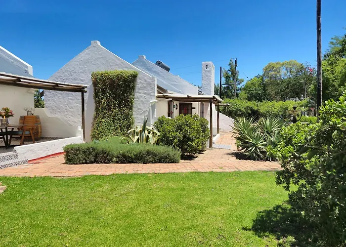 Hotel De Leeuwenhof Estate Paarl