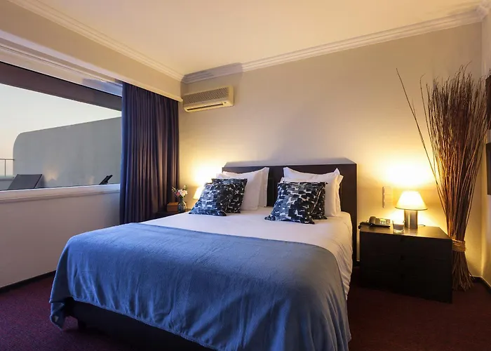 Carcavelos Beach Hotel