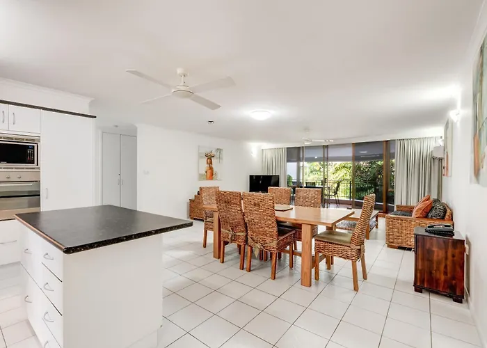 Roydon Beachfront Apartments