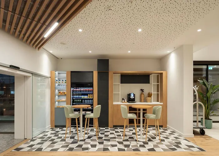 Holiday Inn By Ihg