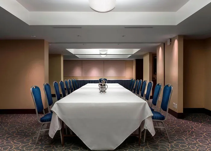 Delta Hotels By Marriott Burnaby Conference Centre
