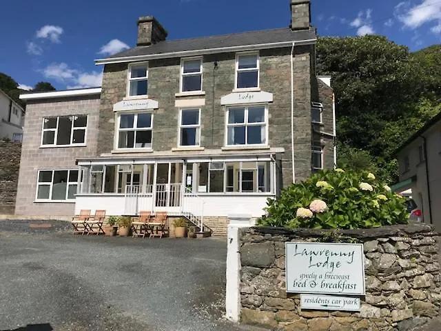 Lawrenny Lodge