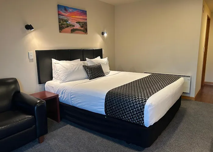 Shelby Motor Lodge