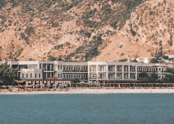 Valta Hotel Qeparo