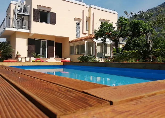 Summer Colors Rooms & Apartments