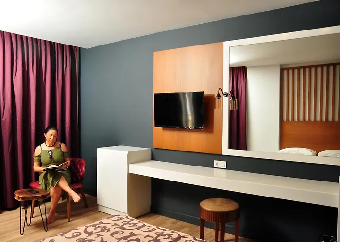 Sey Beach Hotel & Spa