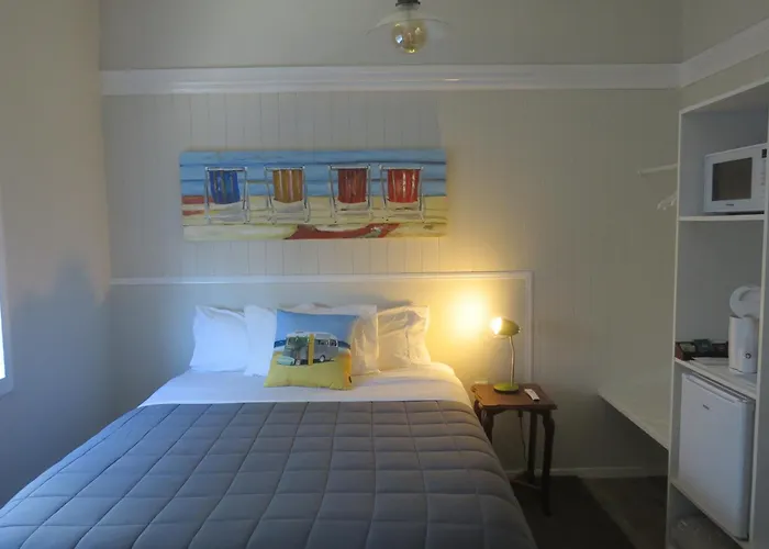 Two Palms Hotel Gisborne