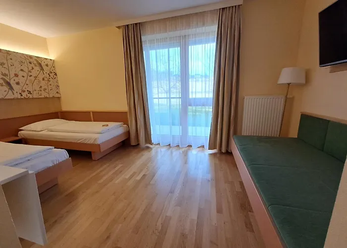 JUFA Hotel Stubenbergsee