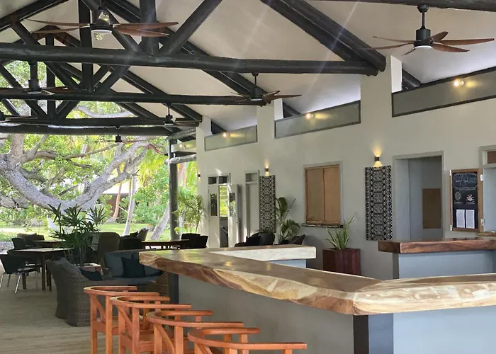 Coconut Beach Resort Tavewa Island