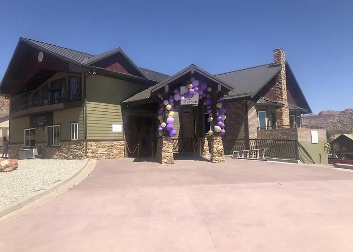 Zion Cliff Lodge