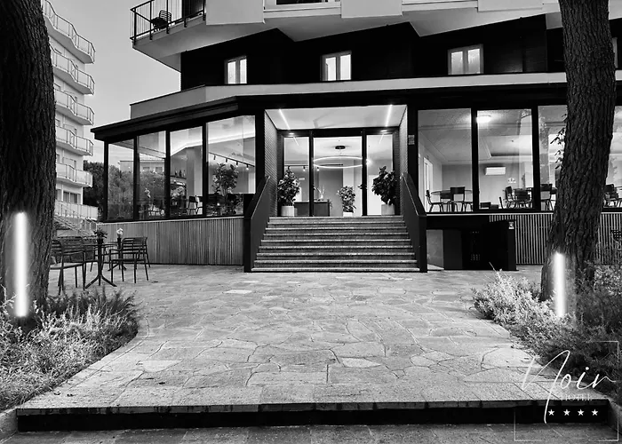 Hotel Noir - Free Brunch & Breakfast Until 13-00 - Vicinissimi A Mirabilandia Milano Marittima