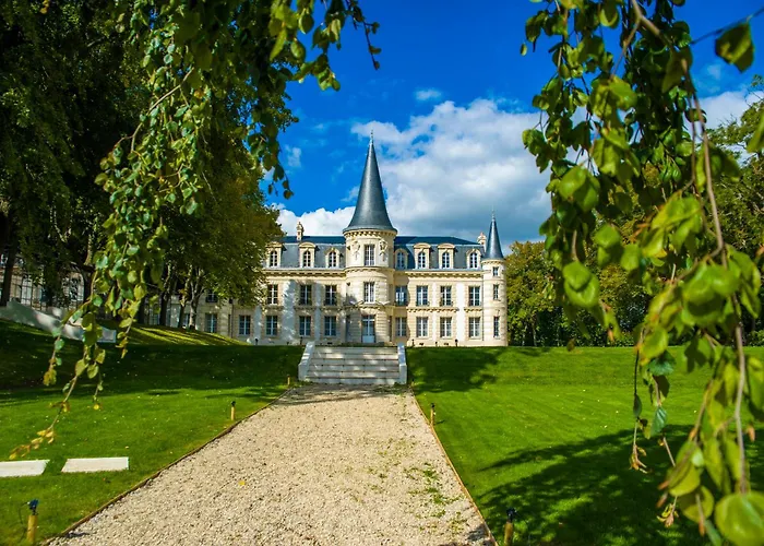 Le Chateau D Hardricourt