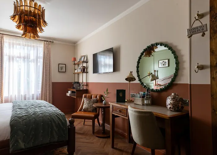 Coach & Horses Hotel