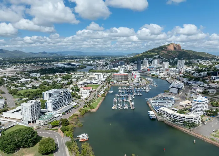 Oaks Townsville Hotel