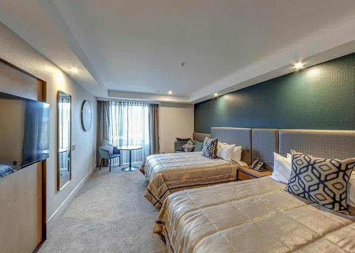 Distinction Luxmore Hotel
