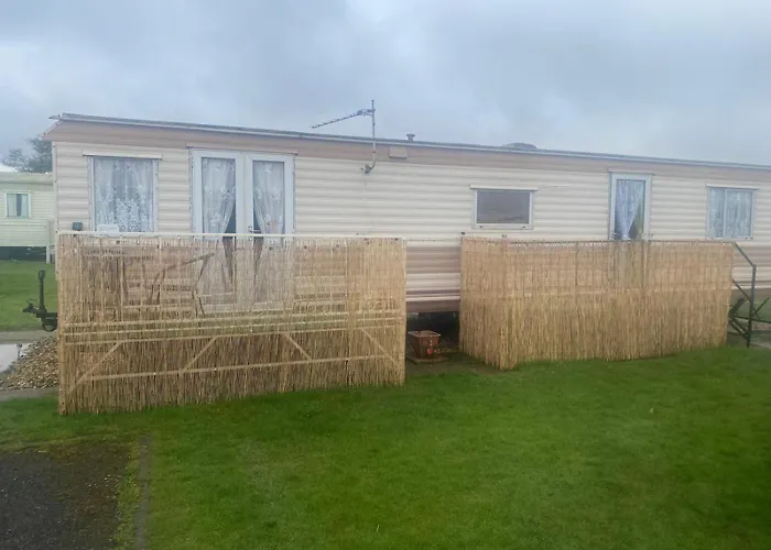 Summerlands Caravan Park, P29