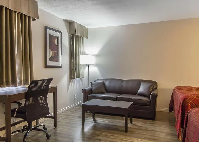Econo Lodge Inn & Suites Lethbridge