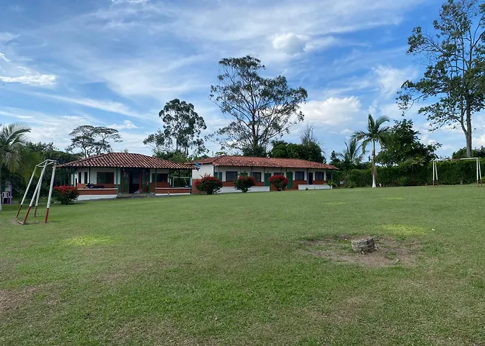 FINCA HOTEL LAS CABAÑAS DEL Parque