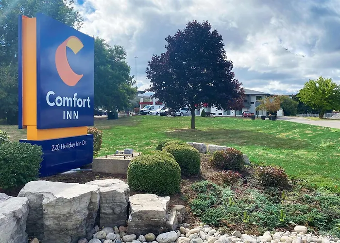 Comfort Inn Cambridge - Highway 401