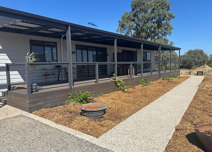 Pirathon Country Estate