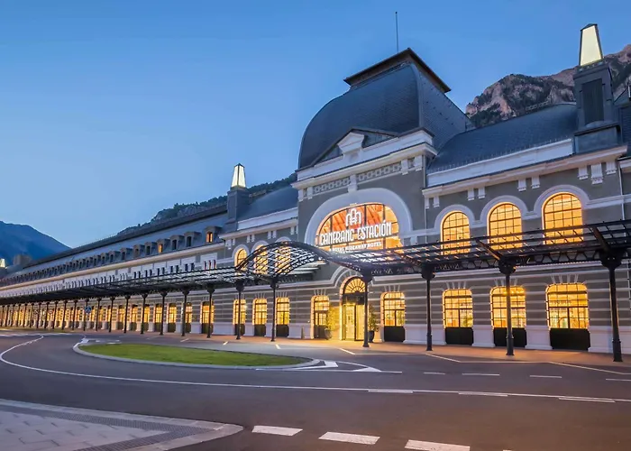 Canfranc Estación, a Royal Hideaway Hotel - Gran Lujo
