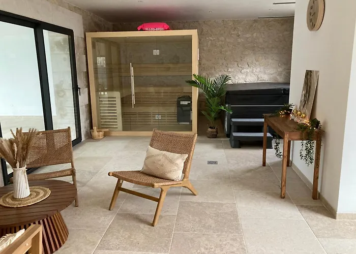 Domaine du lion rouge Piscine et Spa