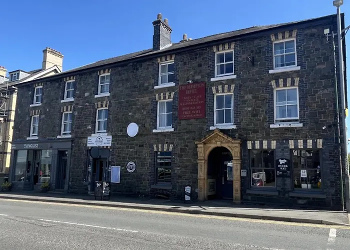 Hampton Hotel & Restaurant