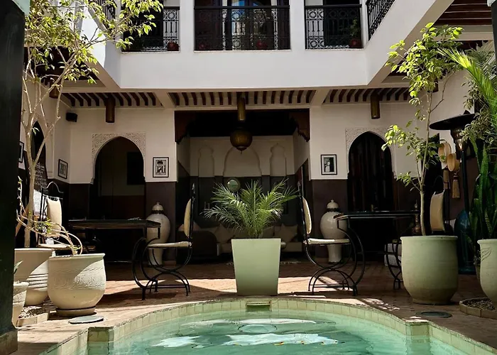 Riad La Porte Rouge By La Siredrah