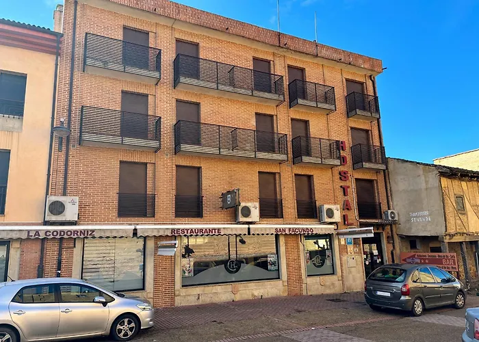 DORMERO Hotel y Albergue Sahagun