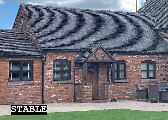 Domvilles Farm Self Catering Courtyard Stable