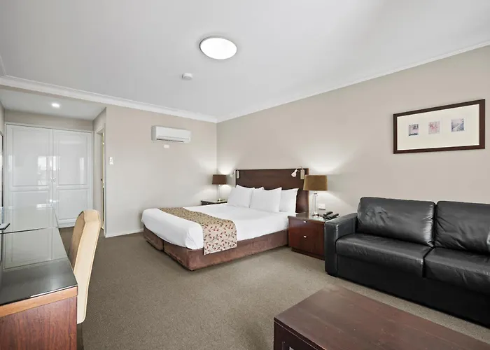 Carlyle Suites & Apartments