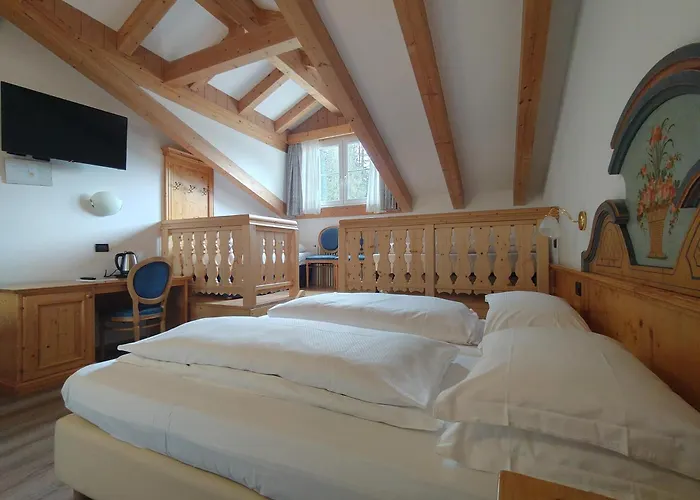 Hotel Valacia Pozza di Fassa
