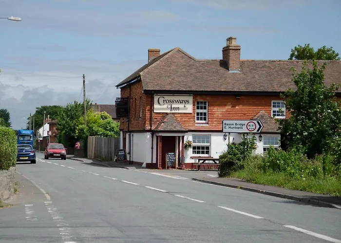 Crossways Inn And Bed And Breakfast