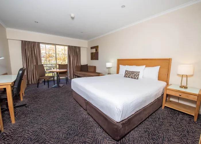 Best Western Plus Hovell Tree Inn