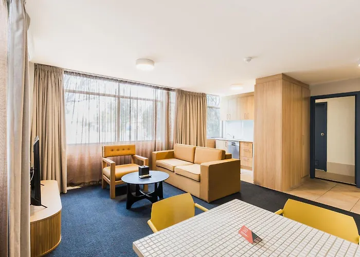 Statesman Hotel
