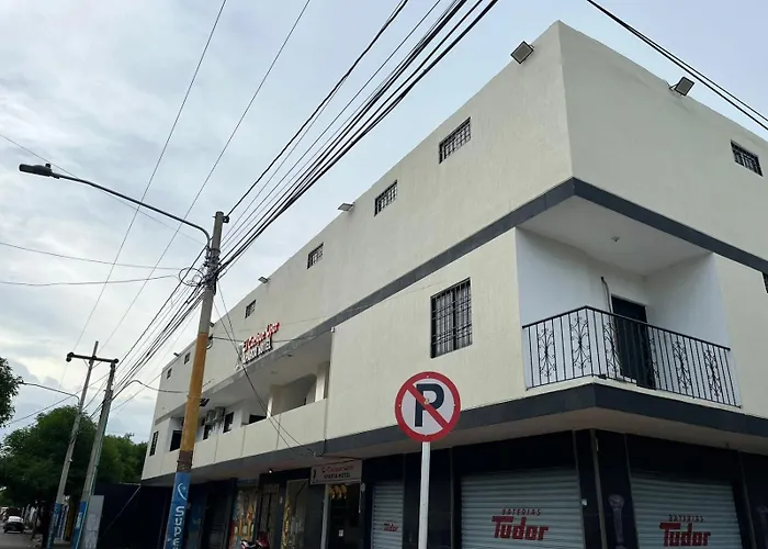 Aparta Hotel El Cacique Upar