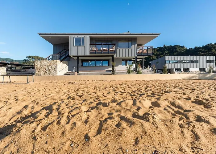 Kaiteriteri Recreation Reserve Cabins