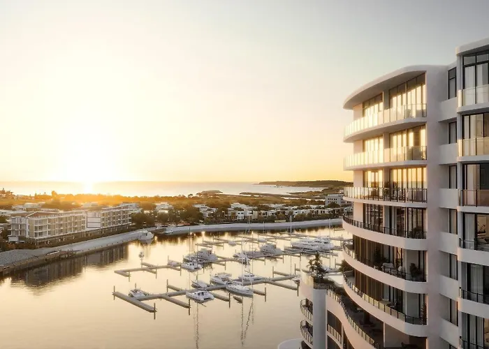 Crowne Plaza Shell Cove Marina By Ihg