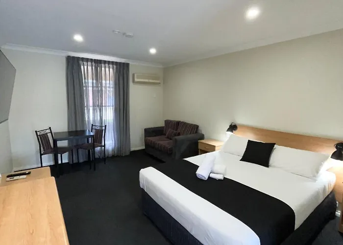 Bushman'S Motor Inn Parkes