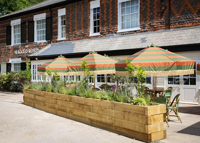 Ragged Robin - A Heartwood Inn