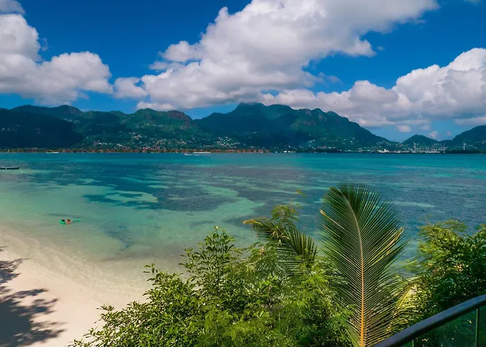 Cerf Island Resort Round Island