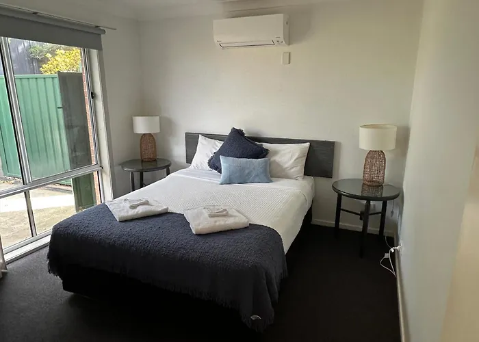 The Oaks Hotel Motel Albion Park