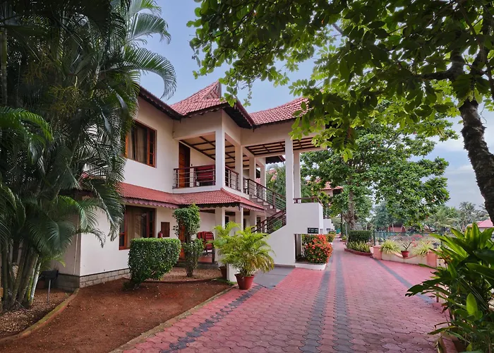 Sterling Lake Palace Alleppey