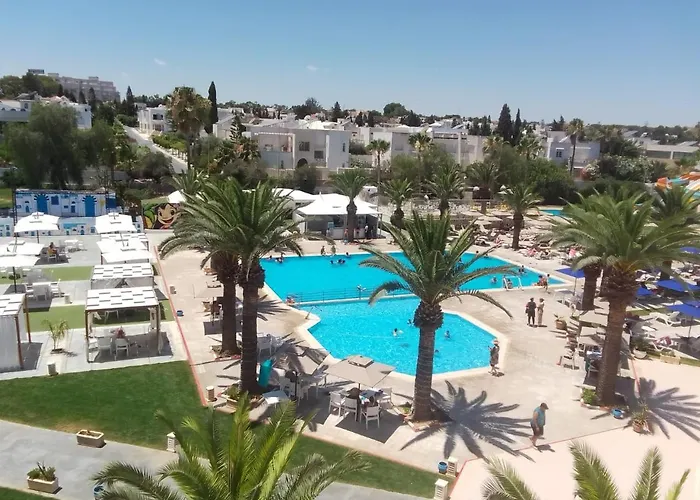 Golf Residence- Families And Couples Only