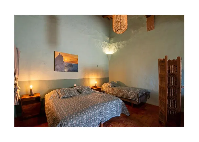 Mas Del Llop Blanc - Dog Friendly Hostal Rural - B&B Sobrestany